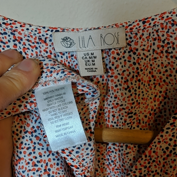 Lila Rose ruffle sleeve blouse Sz M - Picture 2 of 5